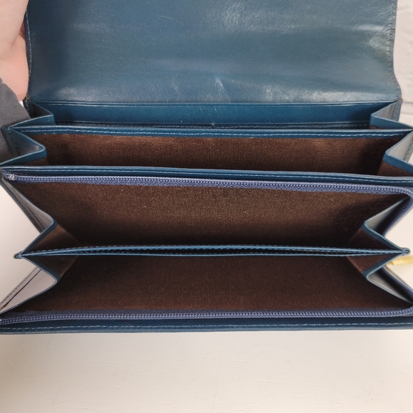 CHLOE Scallop Detail Continental Wallet - Picture 11 of 14